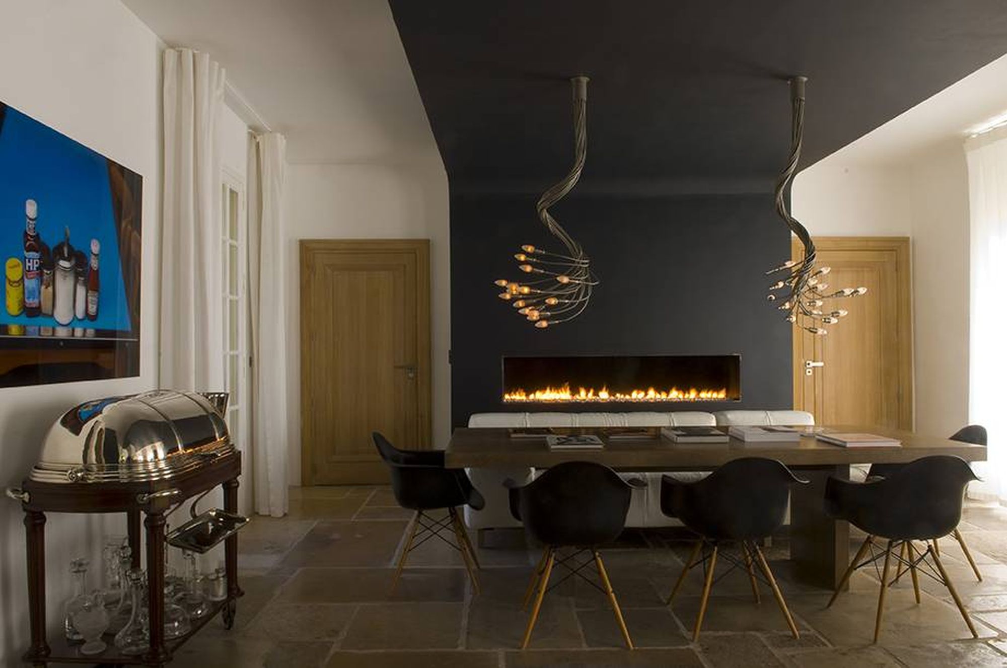 Design intérieur contemporain pour une bastide aixoise taditionnelle