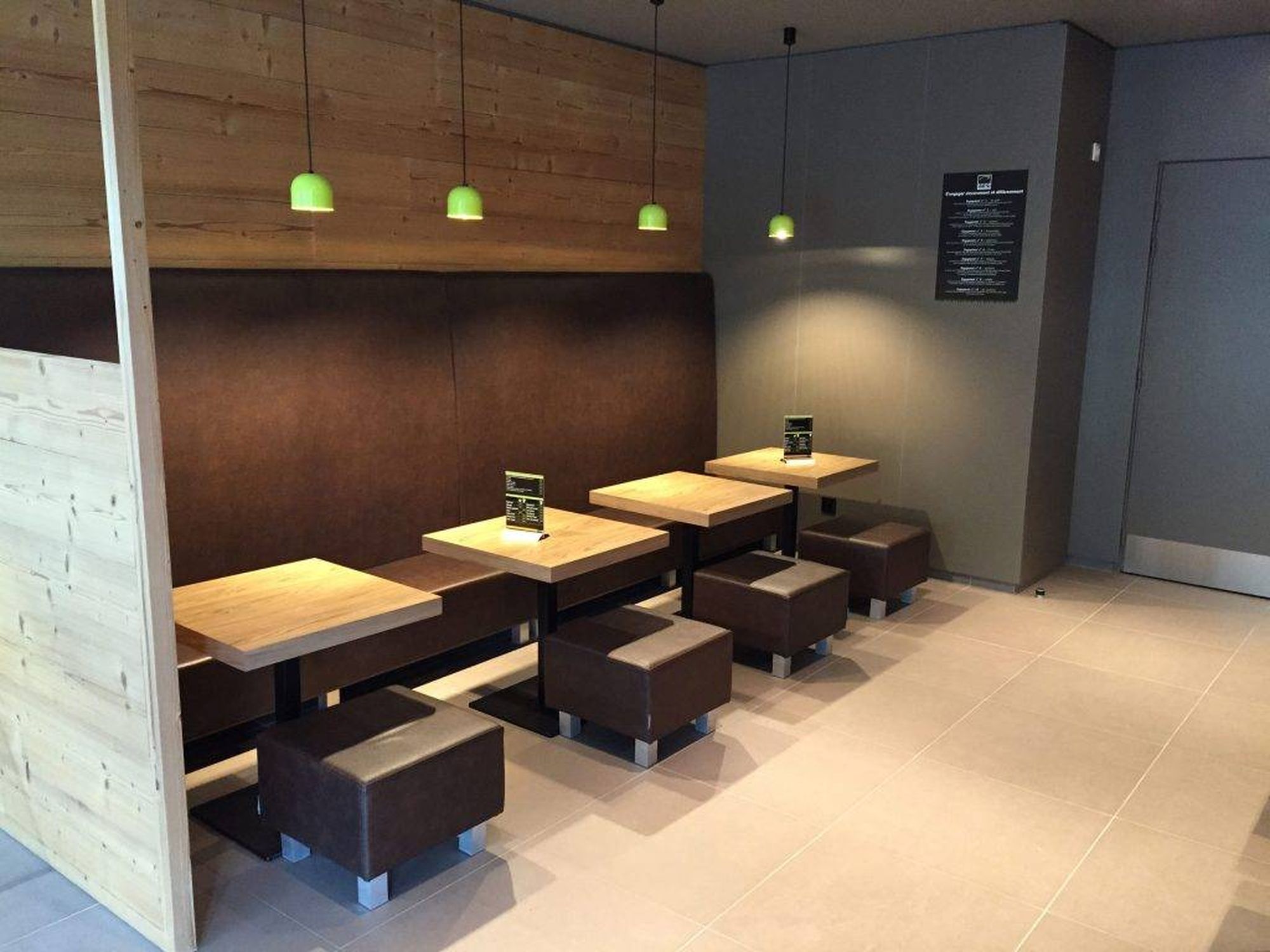 Aménagement de l'espace dégustation de la boulangerie Ange à Aix-en-Provence