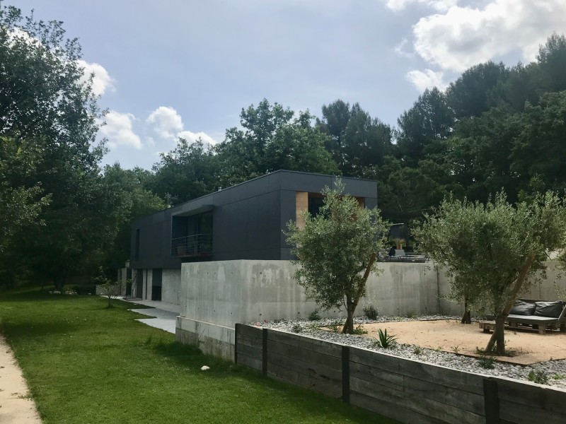 Restructuration lourde d'une villa provençale des années 60 en villa contemporaine à Aix-en-Provence