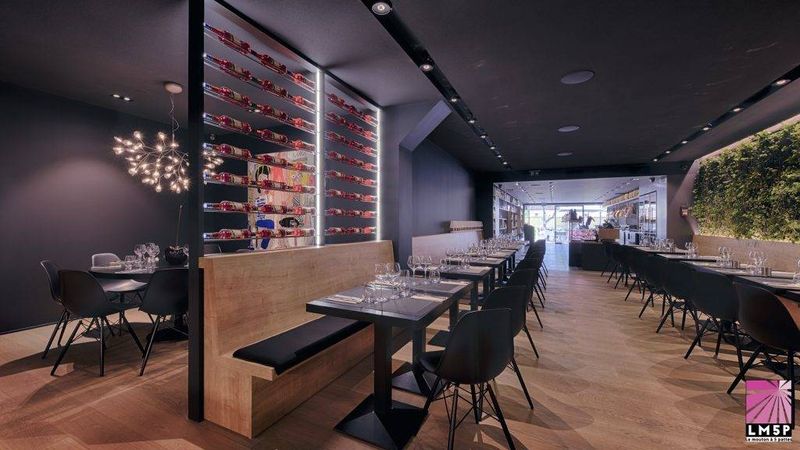 Conception de l'espace restauration avec choix des matériaux et ameublement