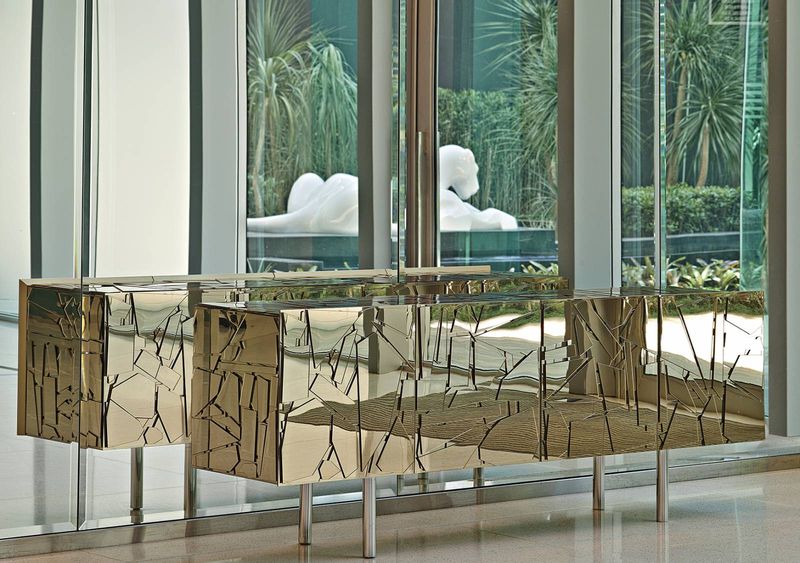 Meuble classique de rangement Scrigno des frères Campana pour Edra