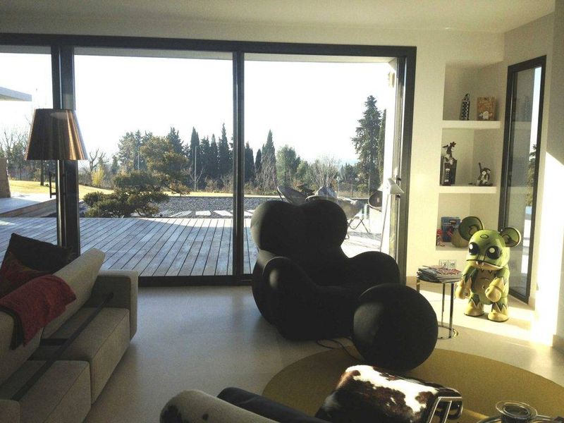 Architecture intérieure contemporaine pour cette maison du lubéron