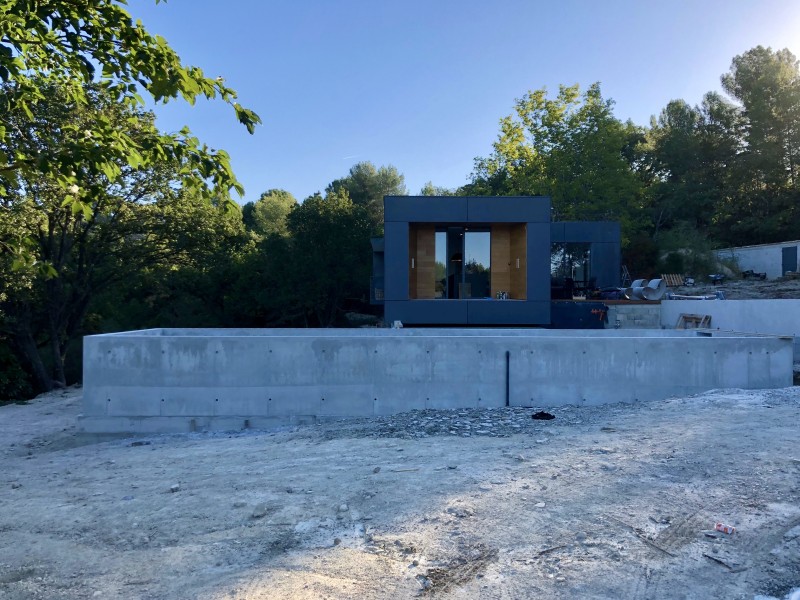 Restructuration lourde d'une villa provençale des années 60 en villa contemporaine à Aix-en-Provence